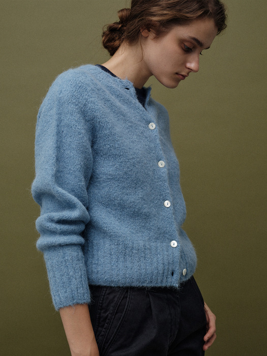 Alpaca knit cardigan (Baby blue)