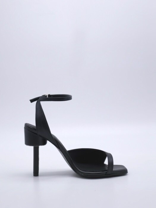 ASYMMETRY ANKLE STRAP 100 SANDALS IN BLACK LEATHER