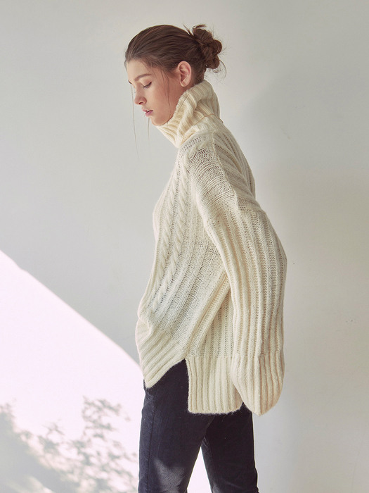 PRETZEL TURTLE SWEATER_IVORY