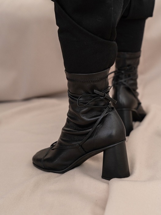 UNIQUE STRAP BOOTS C8F15BK