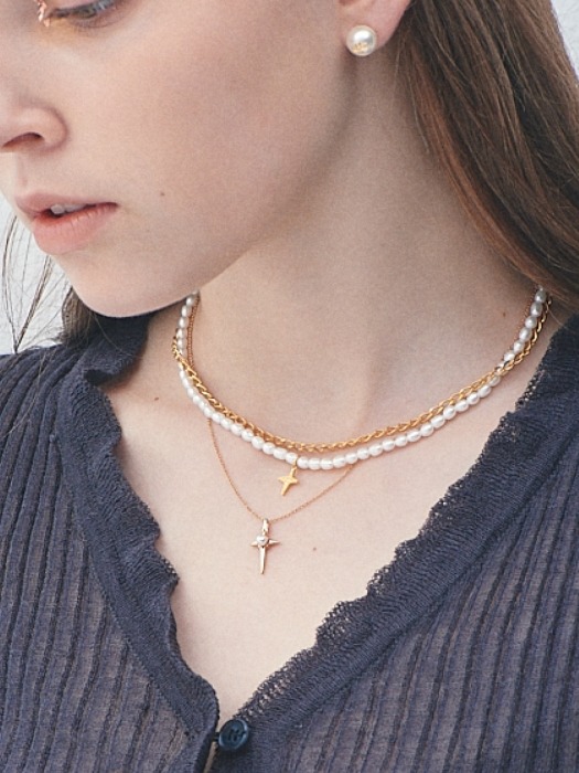 Double Layered Necklace with Cross pendant