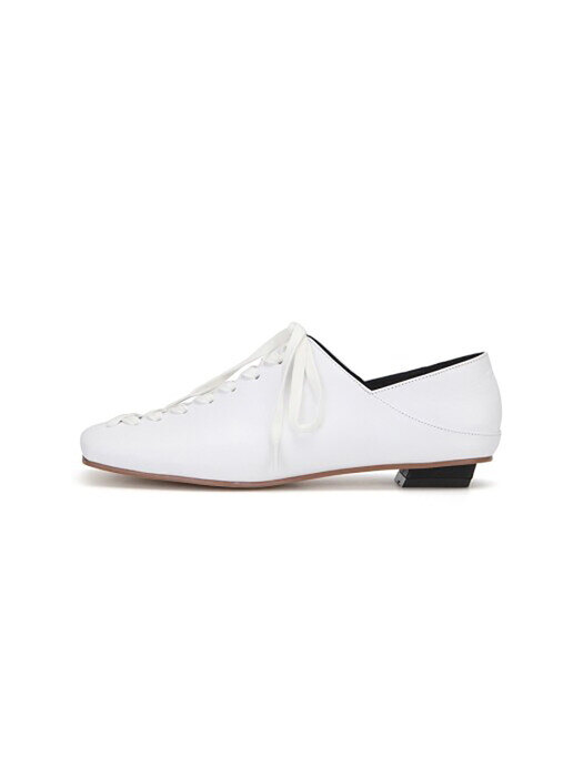 Squared Toe Lace up Flats | White