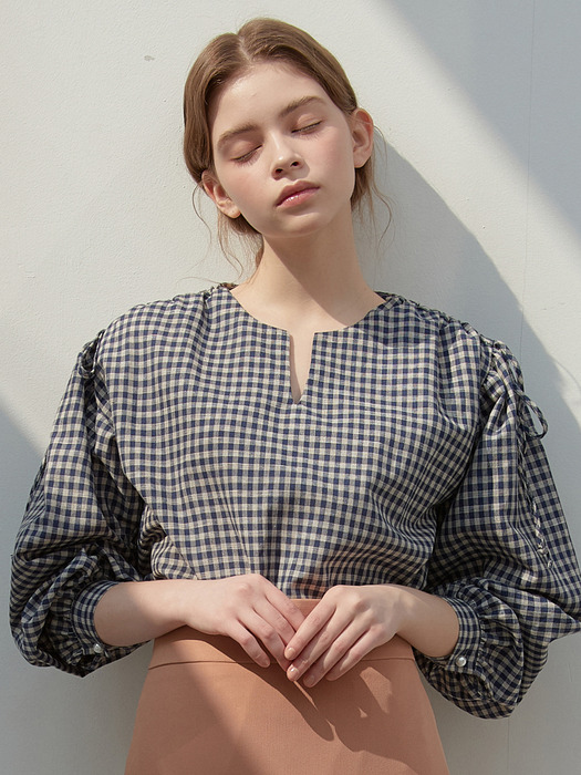 [By Joorti] J422 linen shoulder strap blouse (navy)