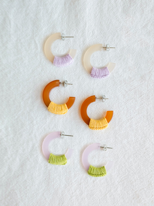 Flat C curve knit banding earring