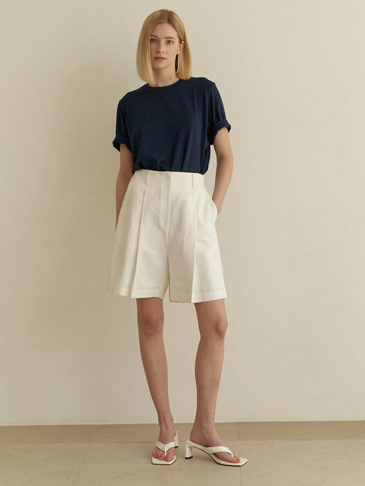 Wide linen shorts-White