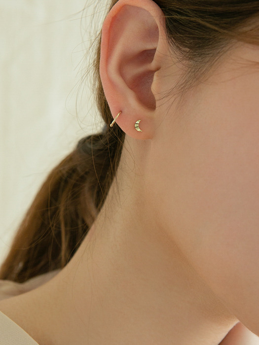 14k gold cutting crescent earrings (14K 골드)