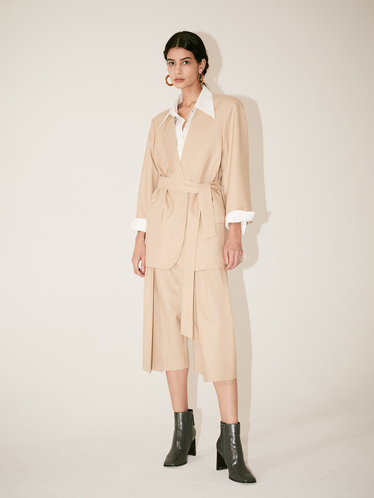 LE MUSEE_VENICE Collarless Belted Fine Wool Blaser_Beige