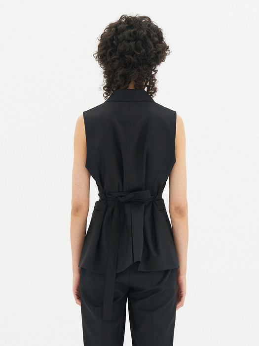 TAILORED-COLLAR VEST TOP WITH BELT - BLACK