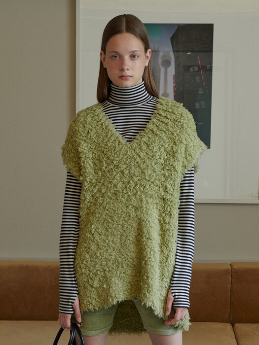 V neck oversize knit vest_ Lily green