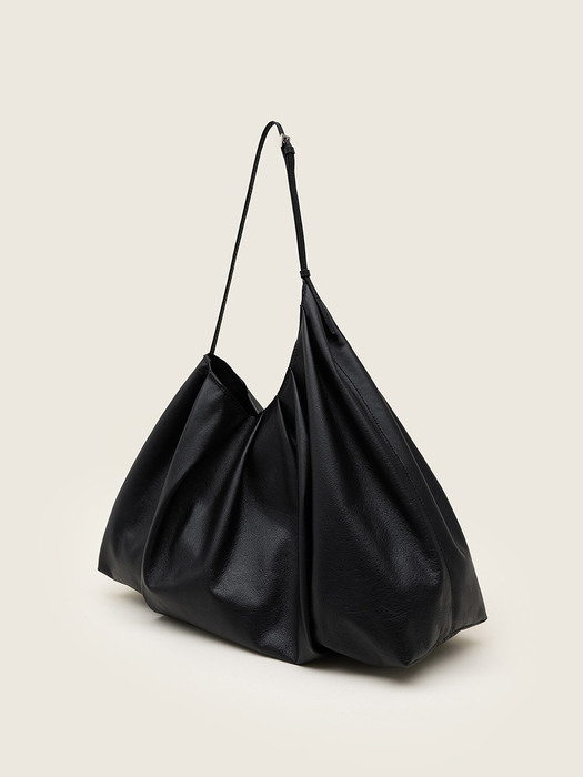 SS22 Pleats Large Shoulder Bag Black
