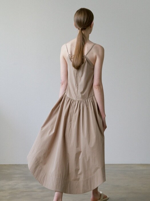 Curved-Cut Dress _ brown