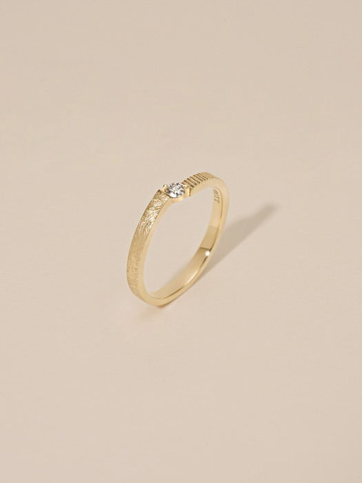 14k Mei Texture Diamond Ring