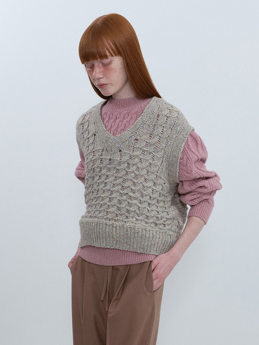 V-Neck Knit Vest_LIGHT BEIGE