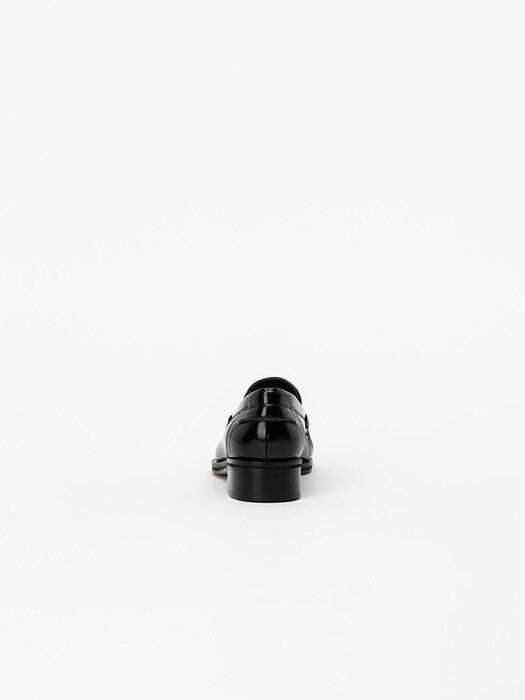 Bourree Knotted Tassel Loafers in Black Box