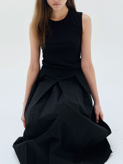 라운드 인 슬리브리스 (10컬러)