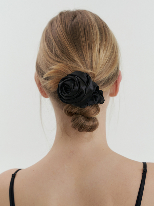 rosy scrunch - black