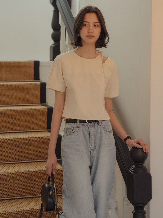 Cut-out ribbon half sleeve blouse_Butter