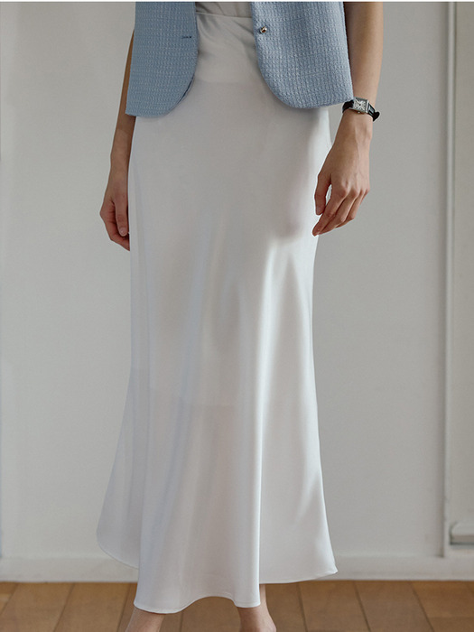 Satin Flare Long Skirt [White]
