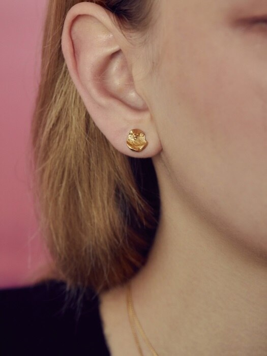 Simple earring