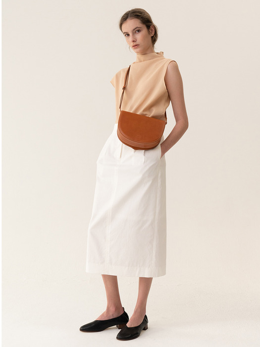 [ESSENTIAL] Tray Shoulder Bag Tan