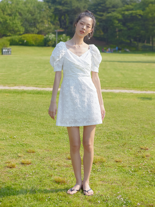 DAISY LACE PUFF SLEEVES ONEPIECE_WHITE