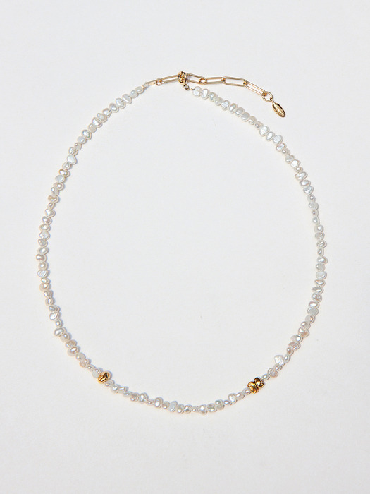 Gravel Pearl Necklace