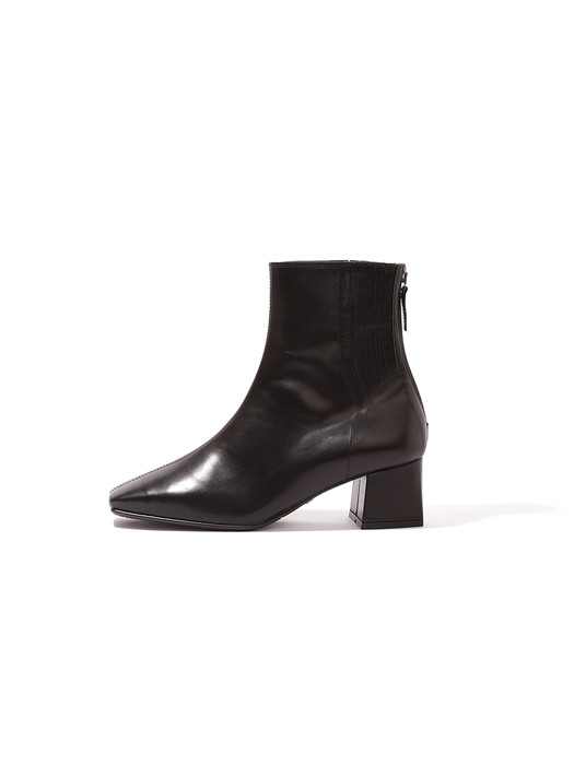 Accordion ankle boots / black