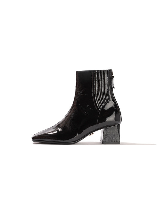 Accordion ankle boots / black crumple