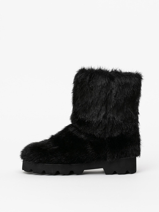 Bamba Faux-fur Boots in Beige