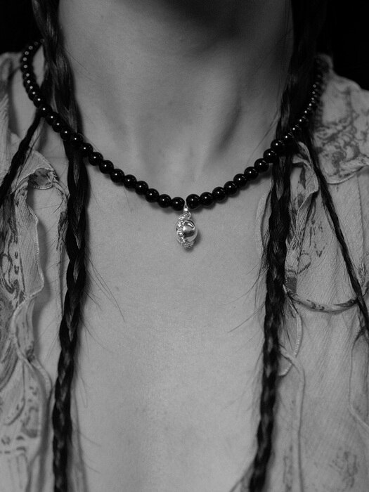 Vintage onyx cubic necklace