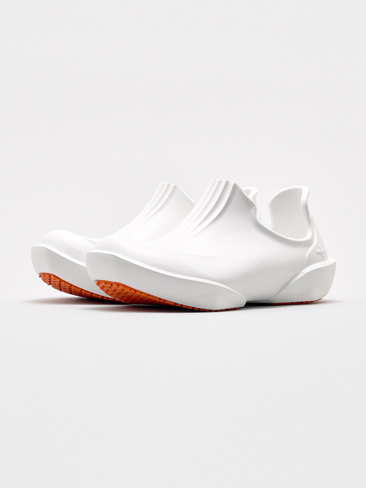 ALIGNPLUS™ SLIP-ON GLOSSY WHITE