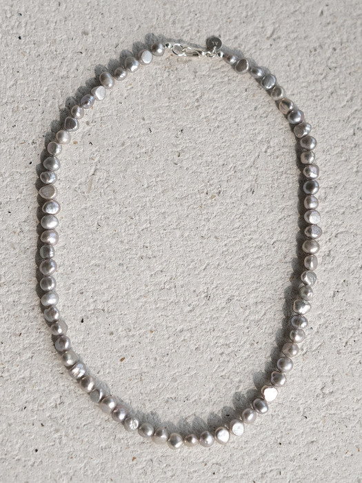 Aurora Grey Pearl Necklace