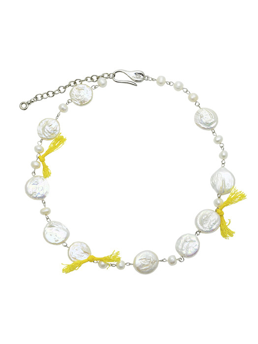 Yellow ribbon pearl link necklace