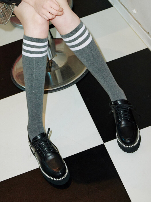 A8127 black loafer