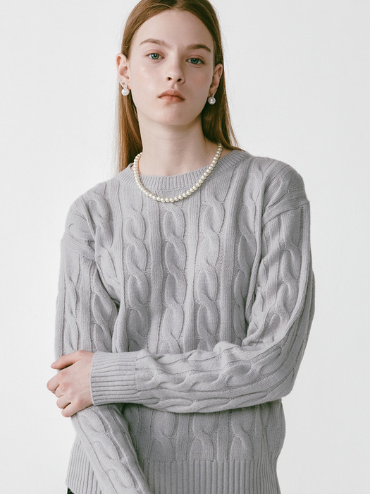 Round Cable Knit Gray