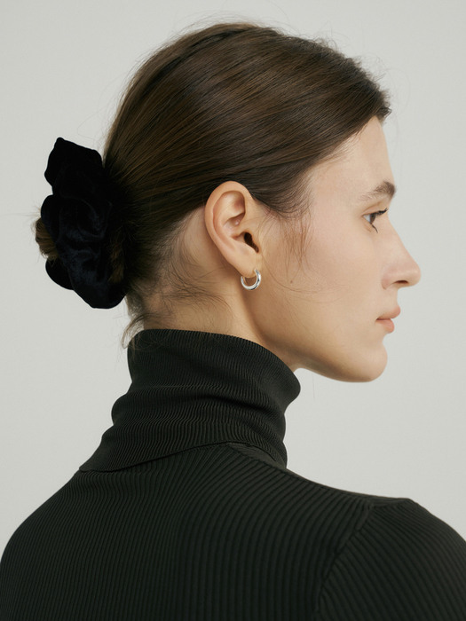 Silk Velvet Scrunchie (M) - Black