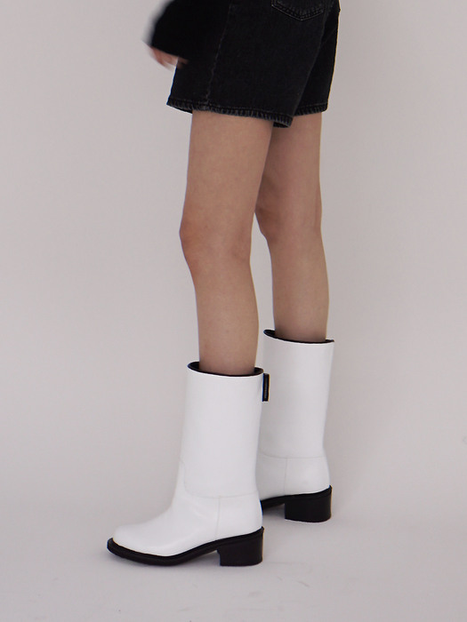 Unofficial005 Wide Midi Cow Boots_White