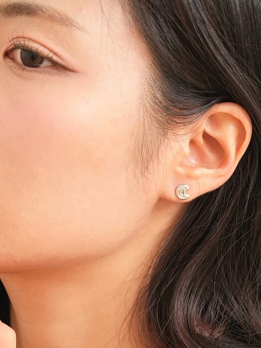 Luna earring