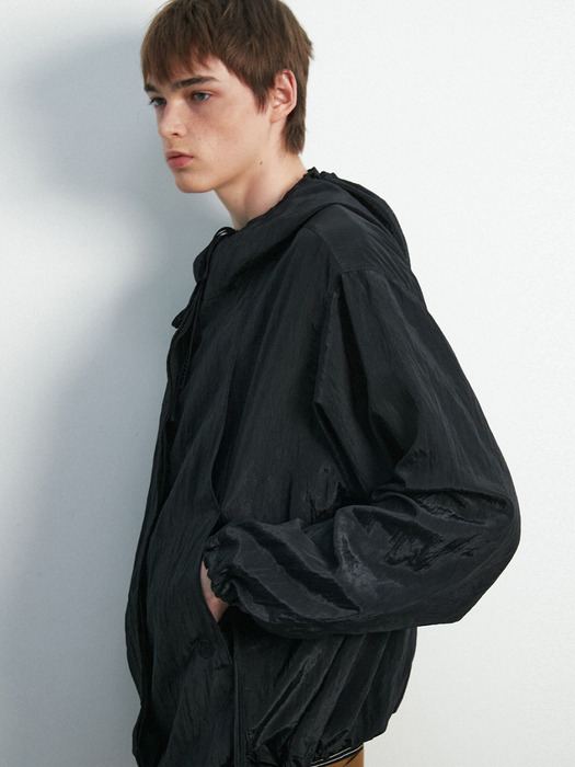 UNISEX, Glossy 4 Pocket Wind Breaker / Black