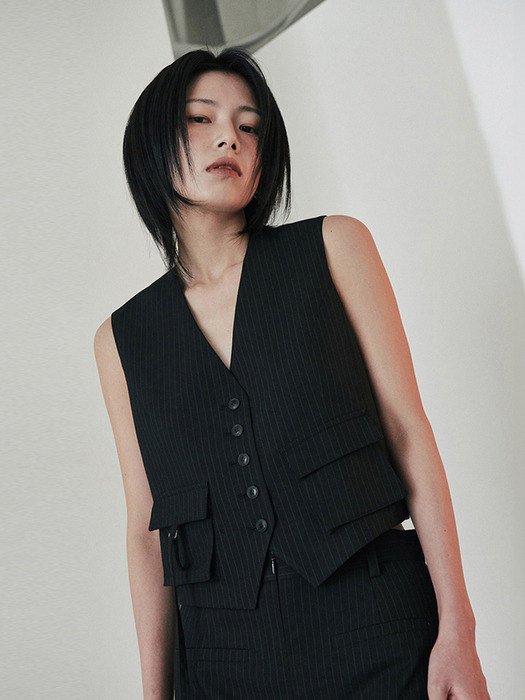 STRIPE BUTTON VEST - BLACK