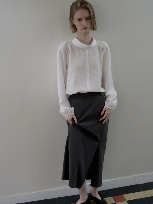 HIGH NECK TIE BLOUSE_IVORY