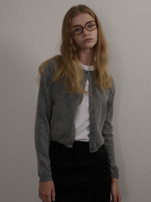 [Camino X Illuselle] ROUND NECK SEMI CROP CARDIGAN GRAY