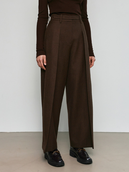 Two-tuck Wide Wool Pants _ Brown