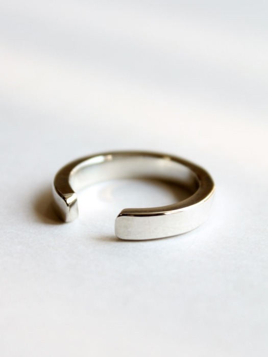 Solid open ring (Silver)