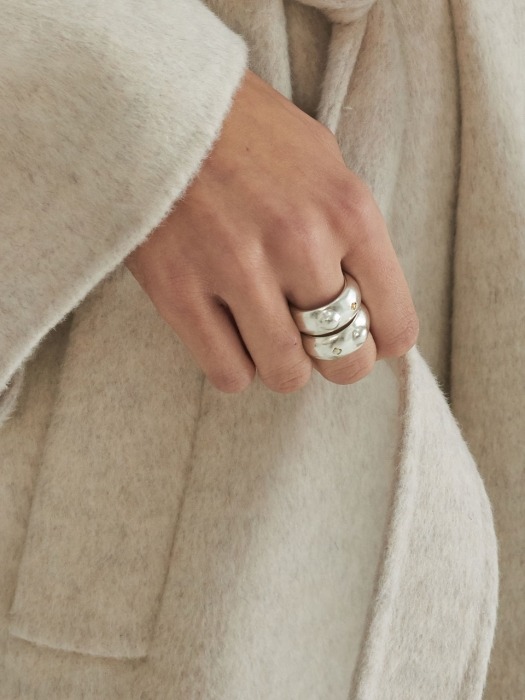 Bold ring