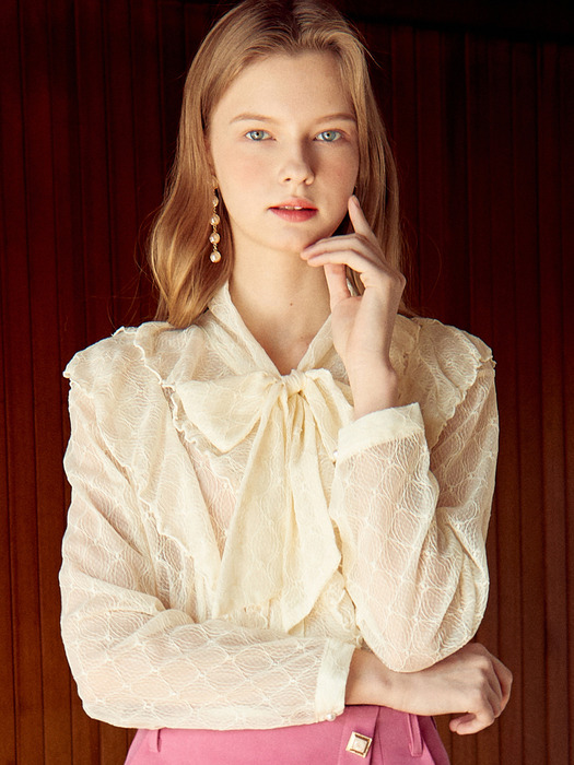 AMR1017 vienna blouse (ivory)