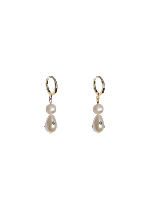 Fruta goddess pearl earrings