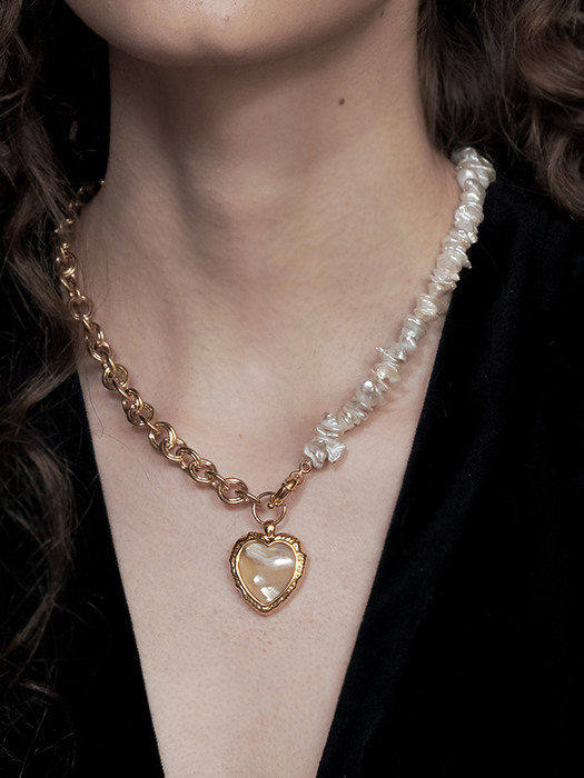 hana heart necklace