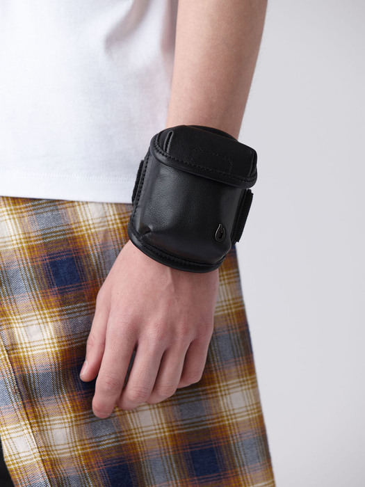 leather round wrist wallet _CABAX19201BKX