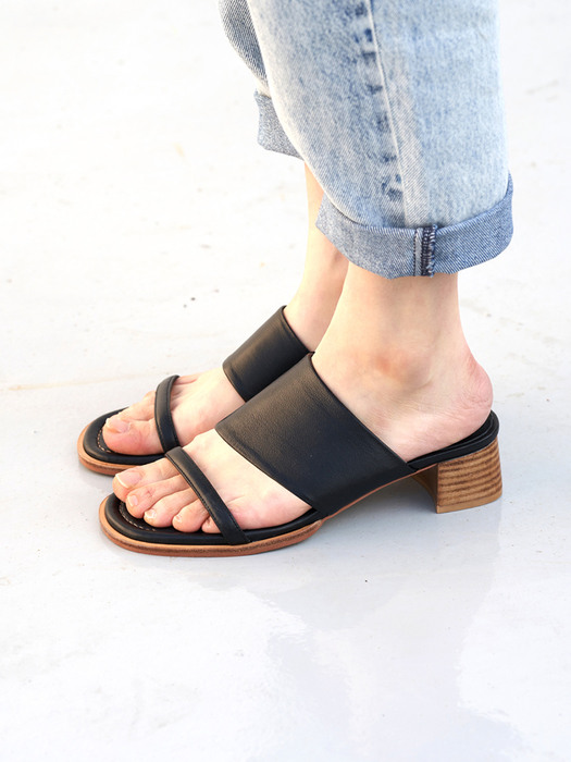 ODD PAIR  SANDAL - BLACK